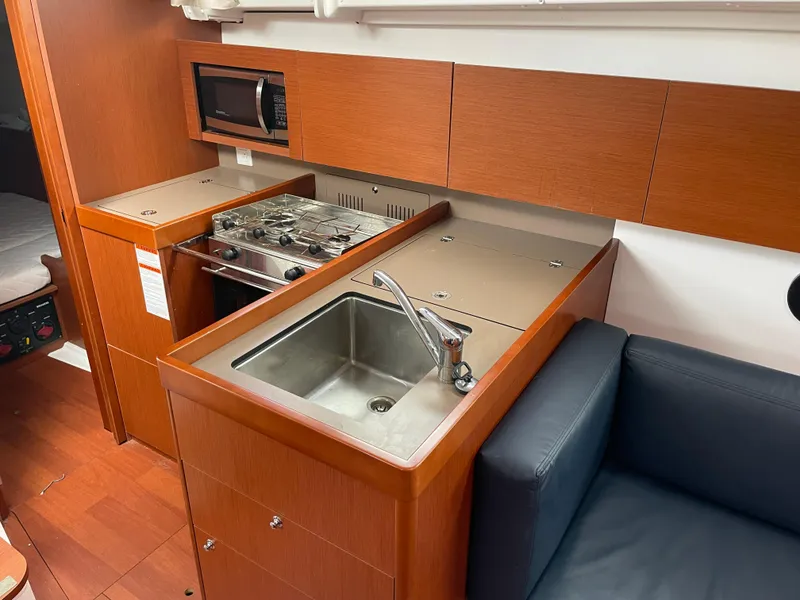 Slide: The Image of Beneteau Oceanis 38.1 2017 - 31