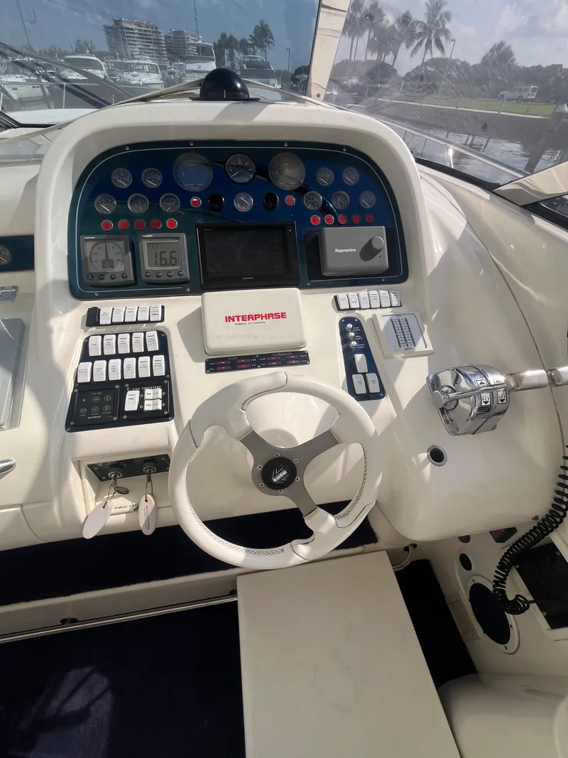 Slide: The Image of Sunseeker Renegade 60 1993 - 28