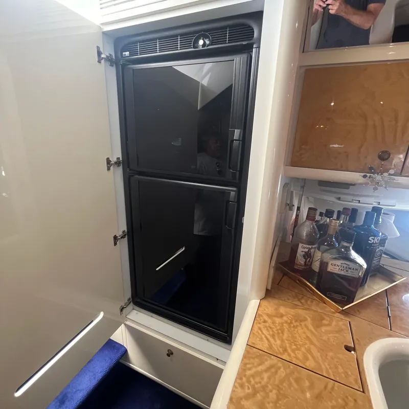 Slide: The Image of Sunseeker Renegade 60 1993 - 40