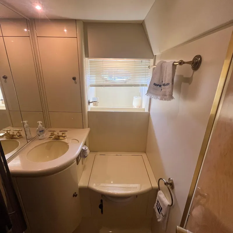 Slide: The Image of Sunseeker Renegade 60 1993 - 65