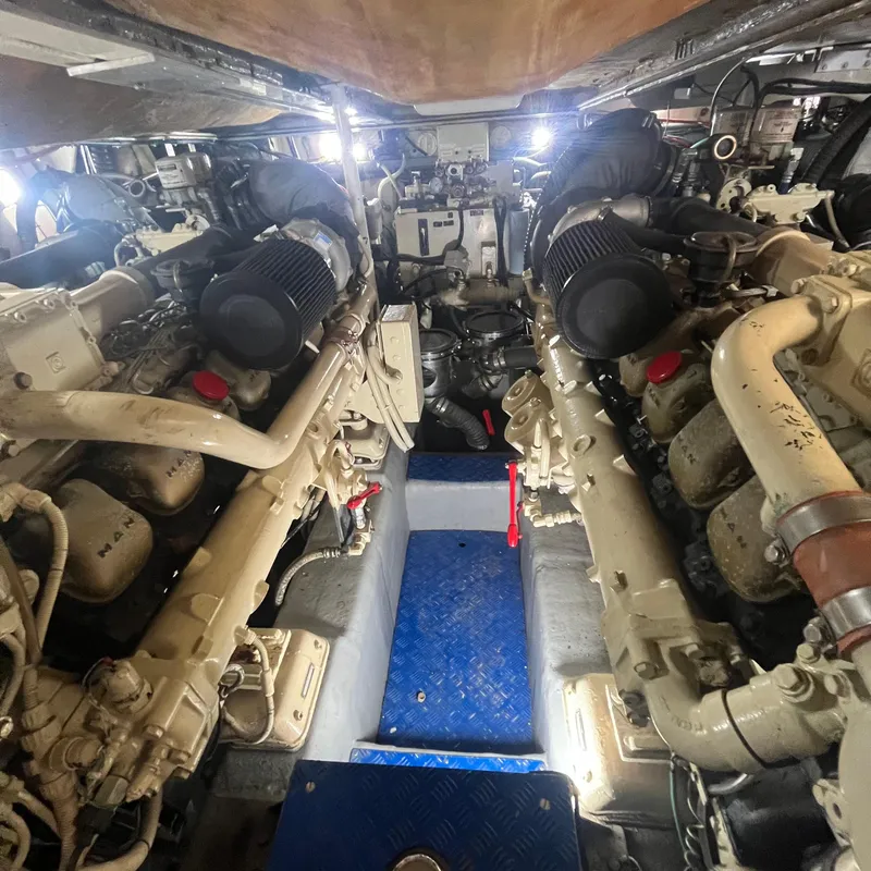 Slide: The Image of Sunseeker Renegade 60 1993 - 70