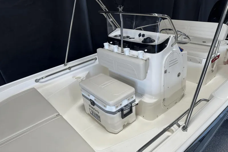 Slide: The Image of Boston Whaler 150 Montauk 2025 - 11