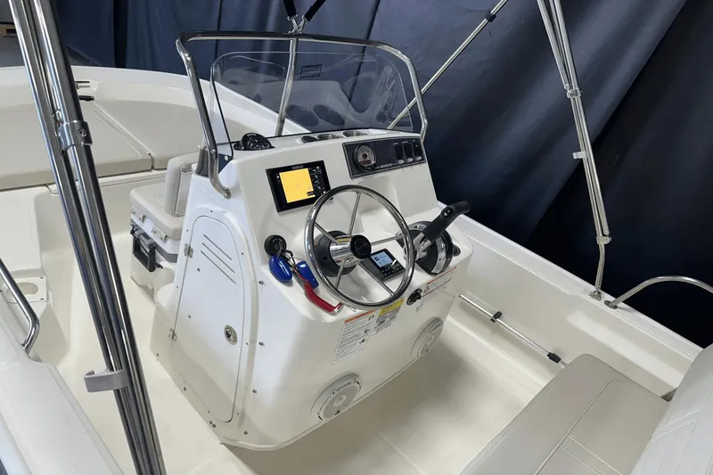 Slide: The Image of Boston Whaler 150 Montauk 2025 - 16