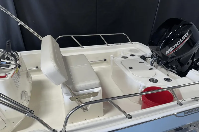 Slide: The Image of Boston Whaler 150 Montauk 2025 - 18