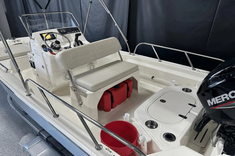 Slide: The Image of Boston Whaler 150 Montauk 2025 - 20