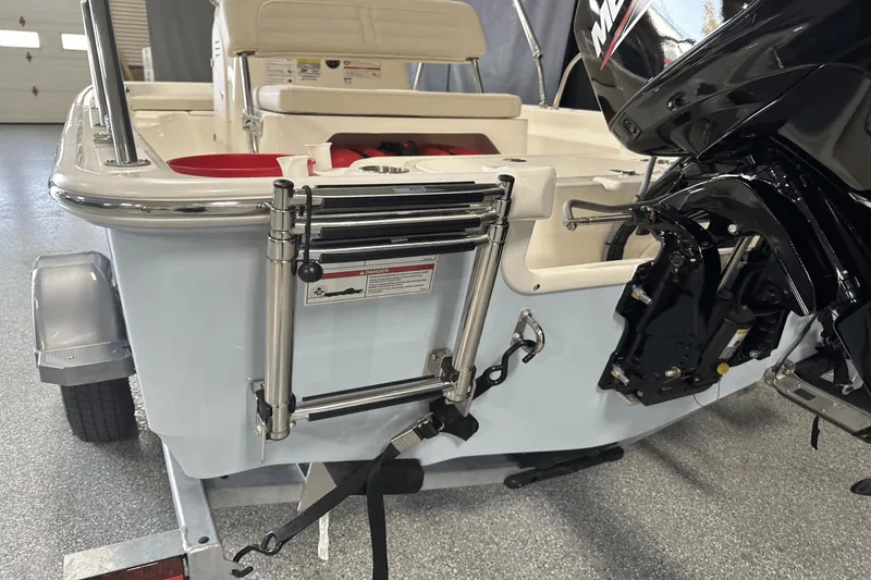Slide: The Image of Boston Whaler 150 Montauk 2025 - 24