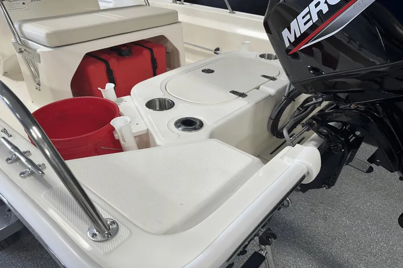Slide: The Image of Boston Whaler 150 Montauk 2025 - 26