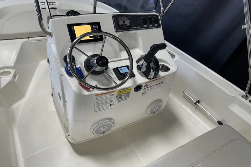 Slide: The Image of Boston Whaler 150 Montauk 2025 - 33