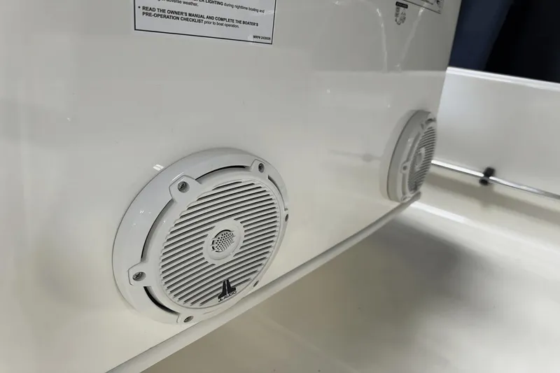 Slide: The Image of Boston Whaler 150 Montauk 2025 - 34
