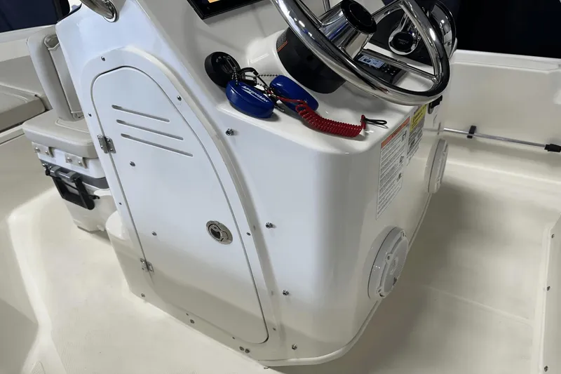 Slide: The Image of Boston Whaler 150 Montauk 2025 - 43
