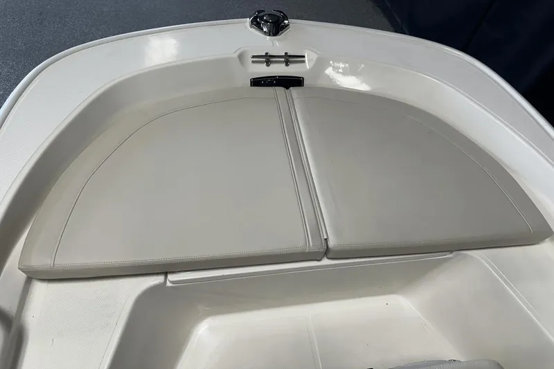 Slide: The Image of Boston Whaler 150 Montauk 2025 - 49