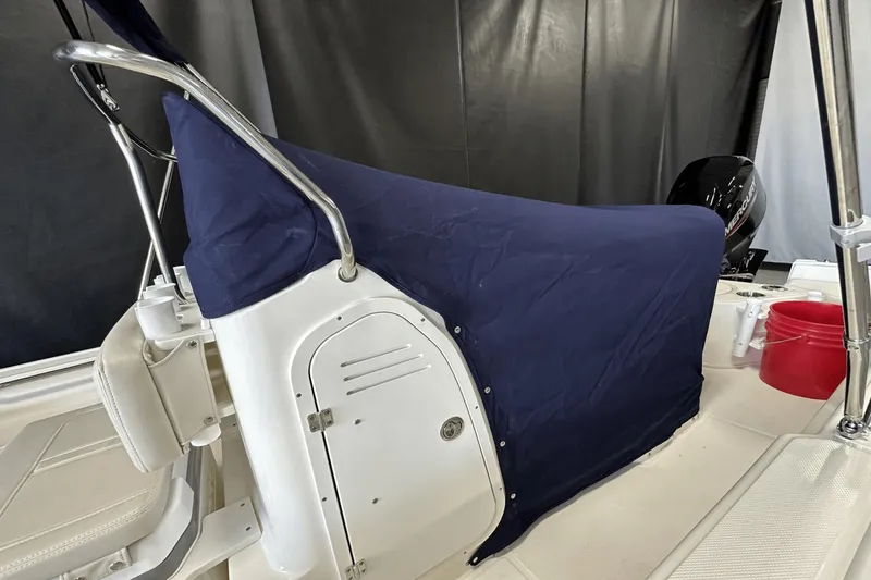 Slide: The Image of Boston Whaler 150 Montauk 2025 - 6