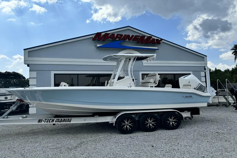 Slide: The Image of Boston Whaler 250 Dauntless 2025 - 0