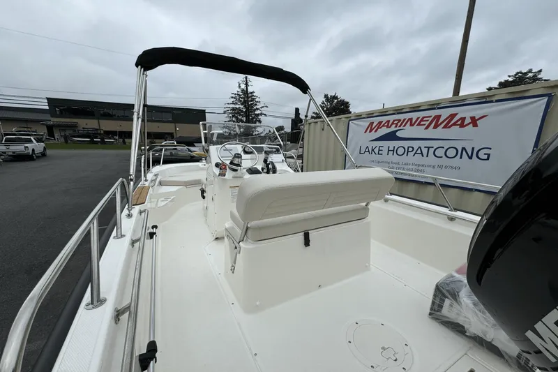 Slide: The Image of Boston Whaler 170 Montauk 2025 - 7