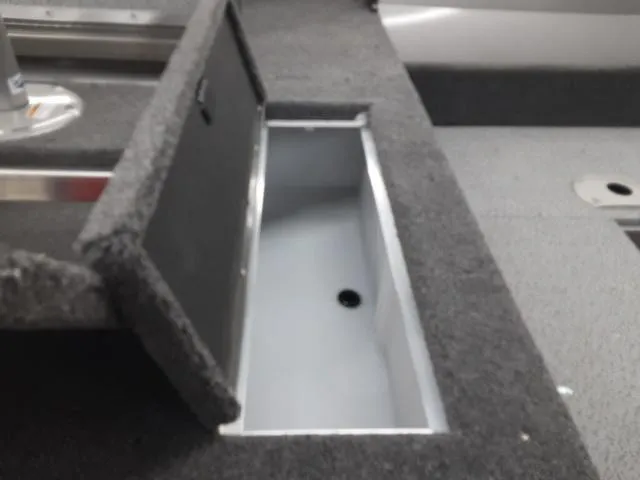 Slide: The Image of Crestliner 1650 Discovery Tiller 2024 - 11