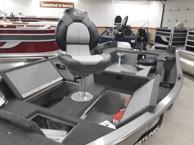 Slide: The Image of Crestliner 1650 Discovery Tiller 2024 - 12