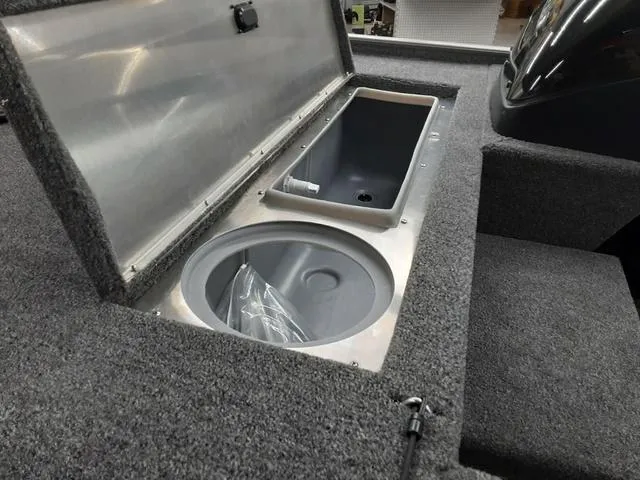 Slide: The Image of Lowe Skorpion 16 2024 - 5