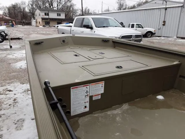 Slide: The Image of Lowe Roughneck 1660 Tiller 2024 - 5