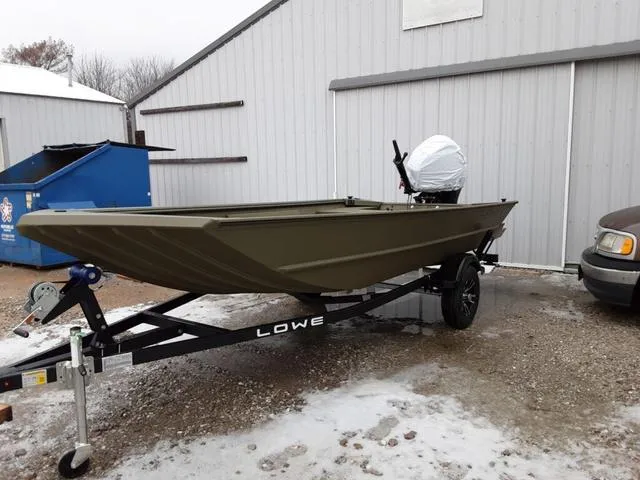 Slide: The Image of Lowe Roughneck 1660 Tiller 2024 - 6