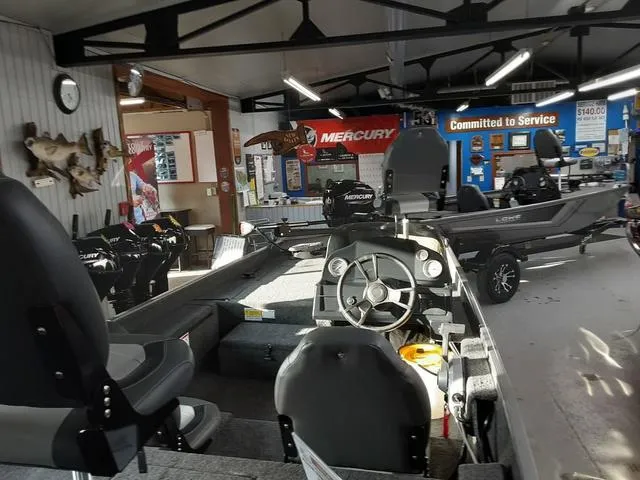 Slide: The Image of Lowe Skorpion 17 2024 - 6