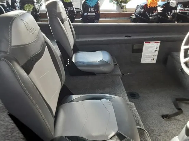 Slide: The Image of Lowe Skorpion 17 2024 - 7