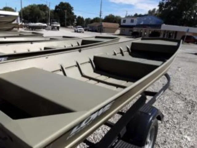 Slide: The Image of Lowe L1648 Riveted Jon 2023 - 3