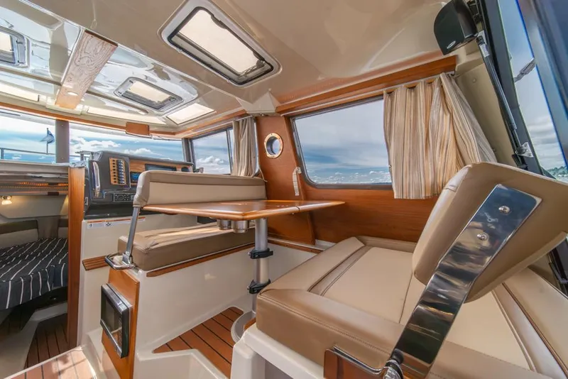 Slide: The Image of Ranger Tug R-27 2021 - 18