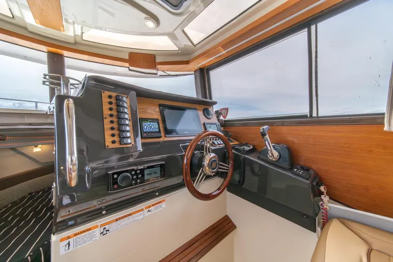 Slide: The Image of Ranger Tug R-27 2021 - 21