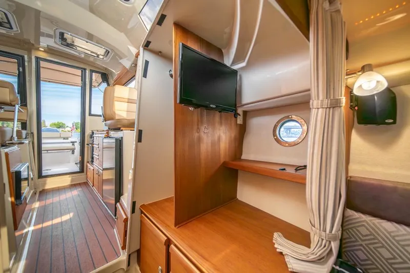 Slide: The Image of Ranger Tug R-27 2021 - 25