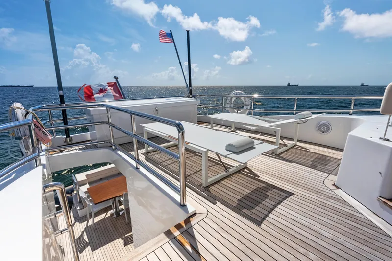 Slide: The Image of Azimut Magellano 76 2016 - 55