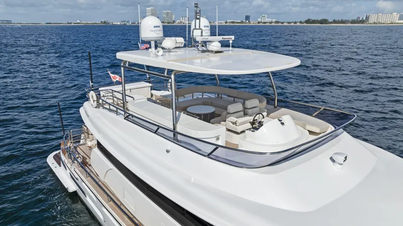 Slide: The Image of Luxury Azimut Magellano 76 yacht cruising on open water, 2016 model. - 6