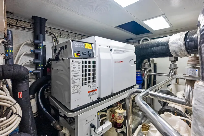 Slide: The Image of Azimut Magellano 76 2016 - 60