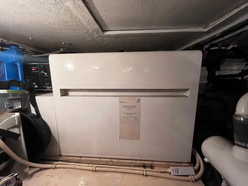 Slide: The Image of Hatteras 52 Cockpit Motoryacht 1991 - 52