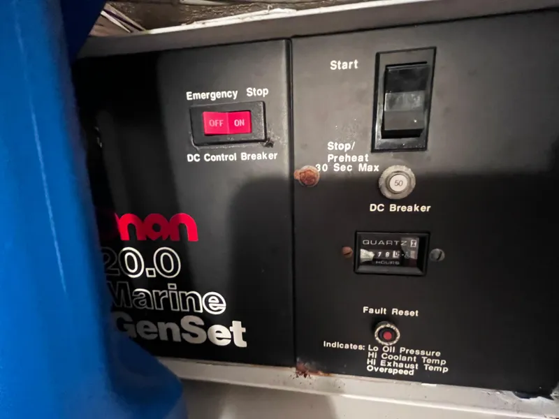 Slide: The Image of Hatteras 52 Cockpit Motoryacht 1991 - 53