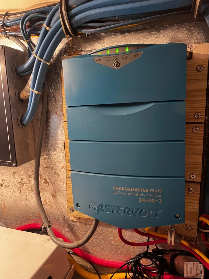 Slide: The Image of Hatteras 52 Cockpit Motoryacht 1991 - 58