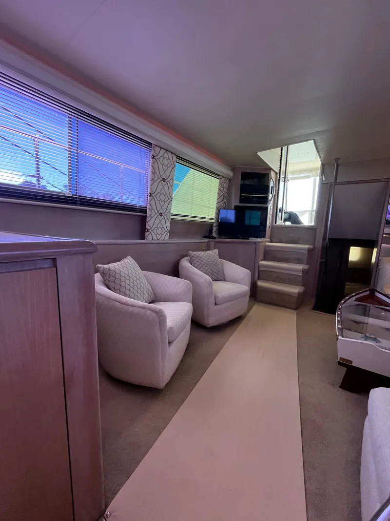 Slide: The Image of Hatteras 52 Cockpit Motoryacht 1991 - 65