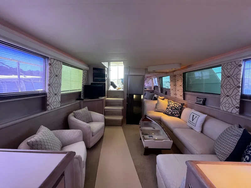 Slide: The Image of Hatteras 52 Cockpit Motoryacht 1991 - 66