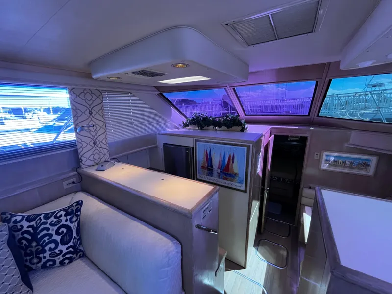 Slide: The Image of Hatteras 52 Cockpit Motoryacht 1991 - 68