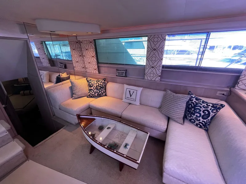 Slide: The Image of Hatteras 52 Cockpit Motoryacht 1991 - 71