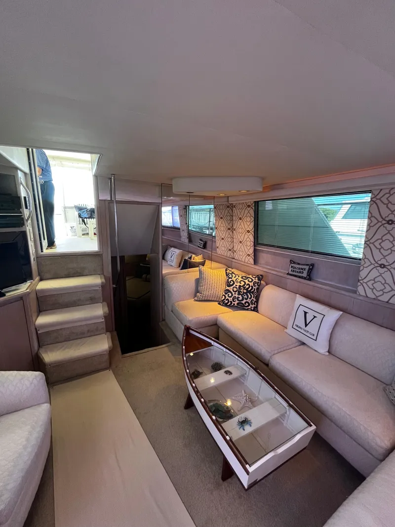 Slide: The Image of Hatteras 52 Cockpit Motoryacht 1991 - 72