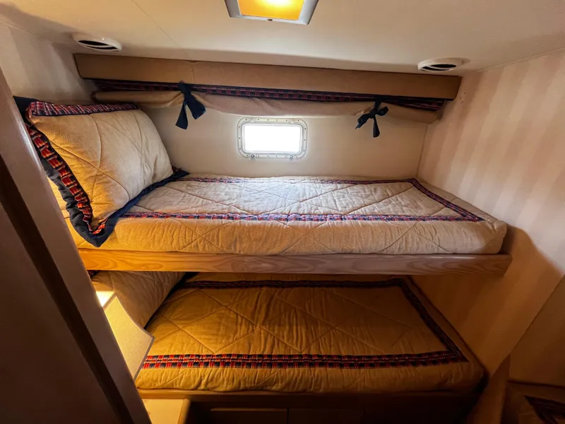 Slide: The Image of Hatteras 52 Cockpit Motoryacht 1991 - 76