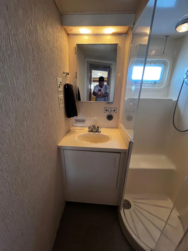 Slide: The Image of Hatteras 52 Cockpit Motoryacht 1991 - 79