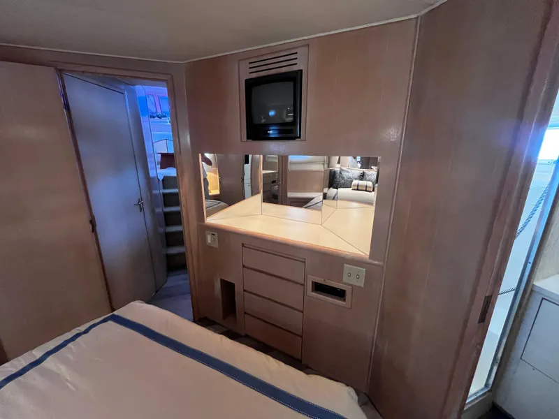 Slide: The Image of Hatteras 52 Cockpit Motoryacht 1991 - 83