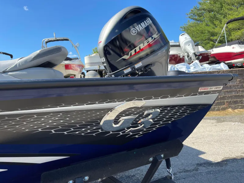 Slide: The Image of 2024 G3 Sportsman 1710 PFX boat with Yamaha VMAX engine. - 9