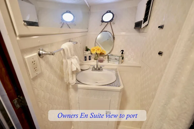 Slide: The Image of Luxurious bathroom on a 1945 Custom Motor Yacht. - 22