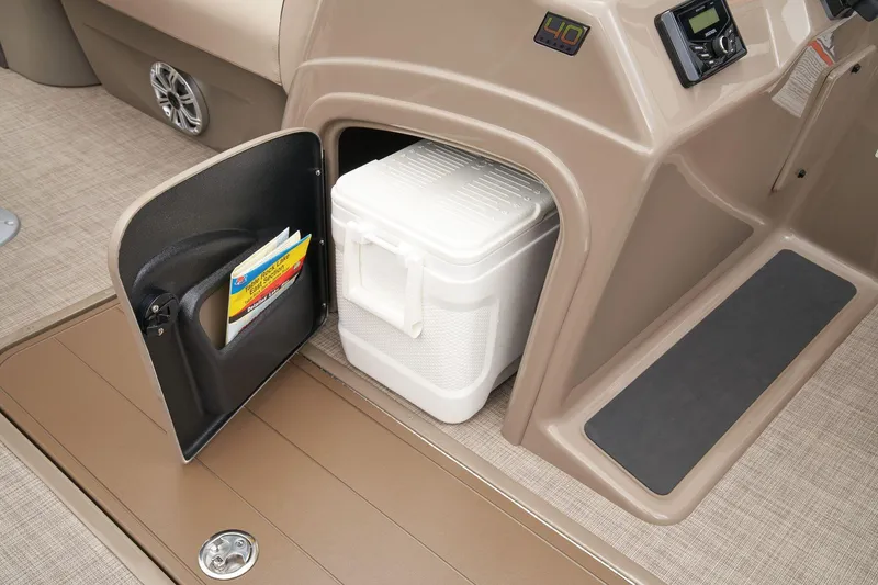 Slide: The Image of Sun Tracker Party Barge 22 RF XP3 2023 - 16