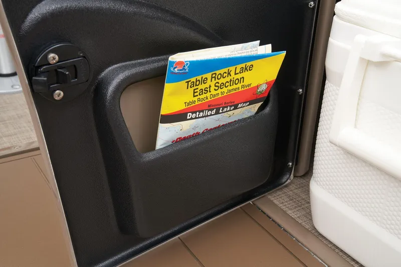 Slide: The Image of Sun Tracker Party Barge 22 RF XP3 2023 - 19