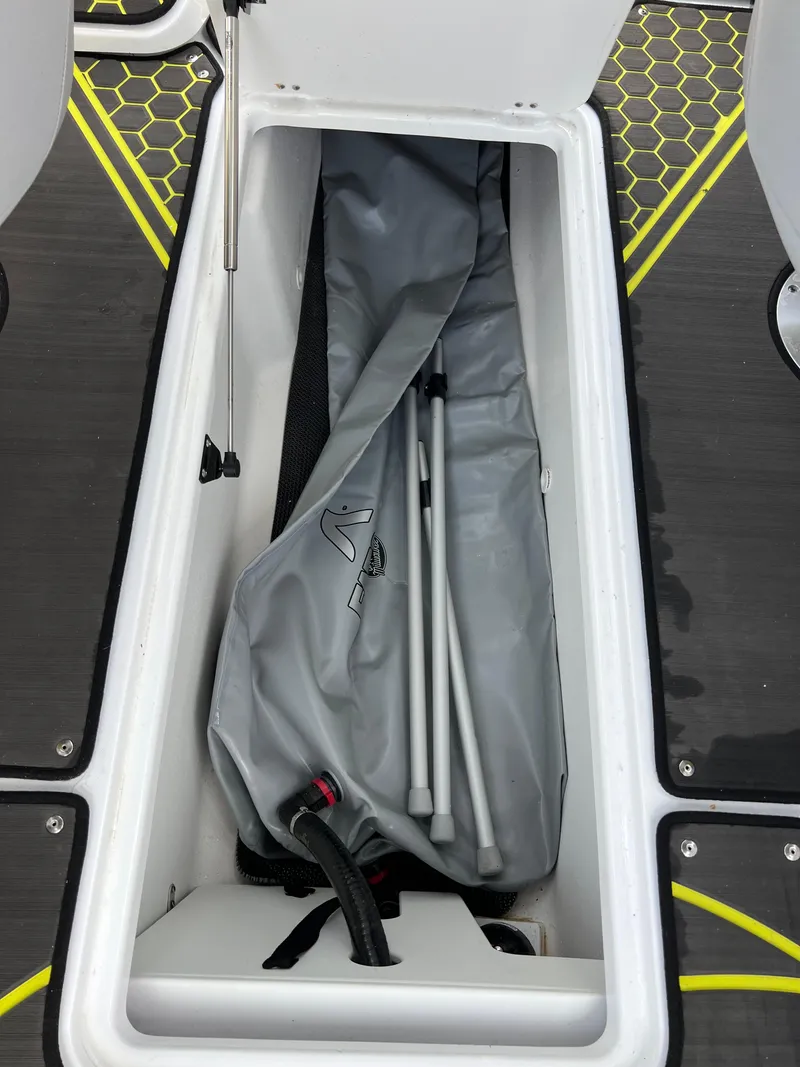 Slide: The Image of Scarab 255 Wake ID 2023 - 50