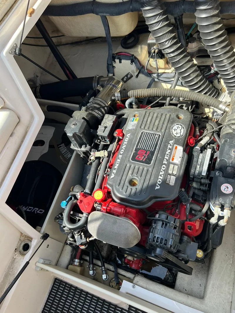 Slide: The Image of 2006 Regal 2600 Bowrider engine compartment with Volvo Penta engine. - 25