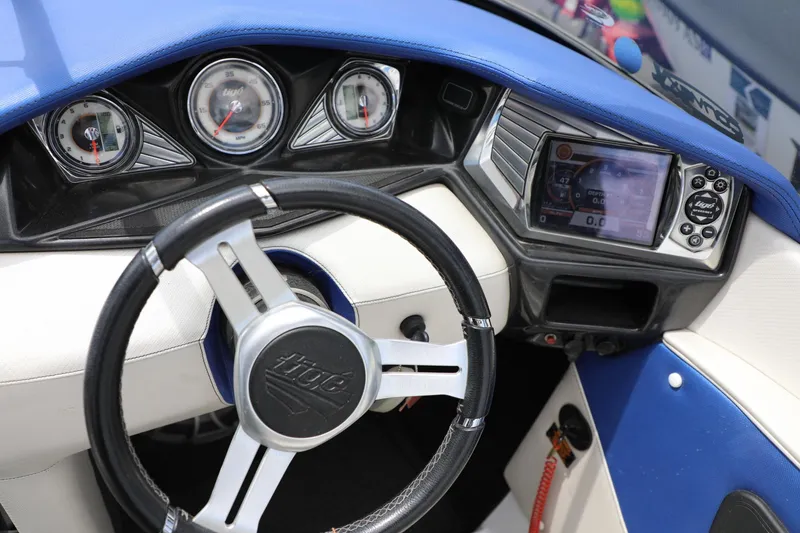 Slide: The Image of Tigé Z1 2013 - 11